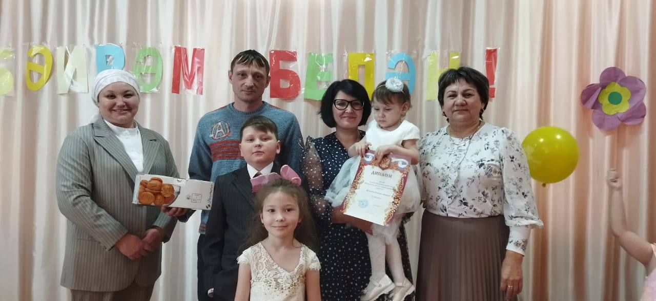 Бу көннәрдә бәйрәм чаралары гөрли