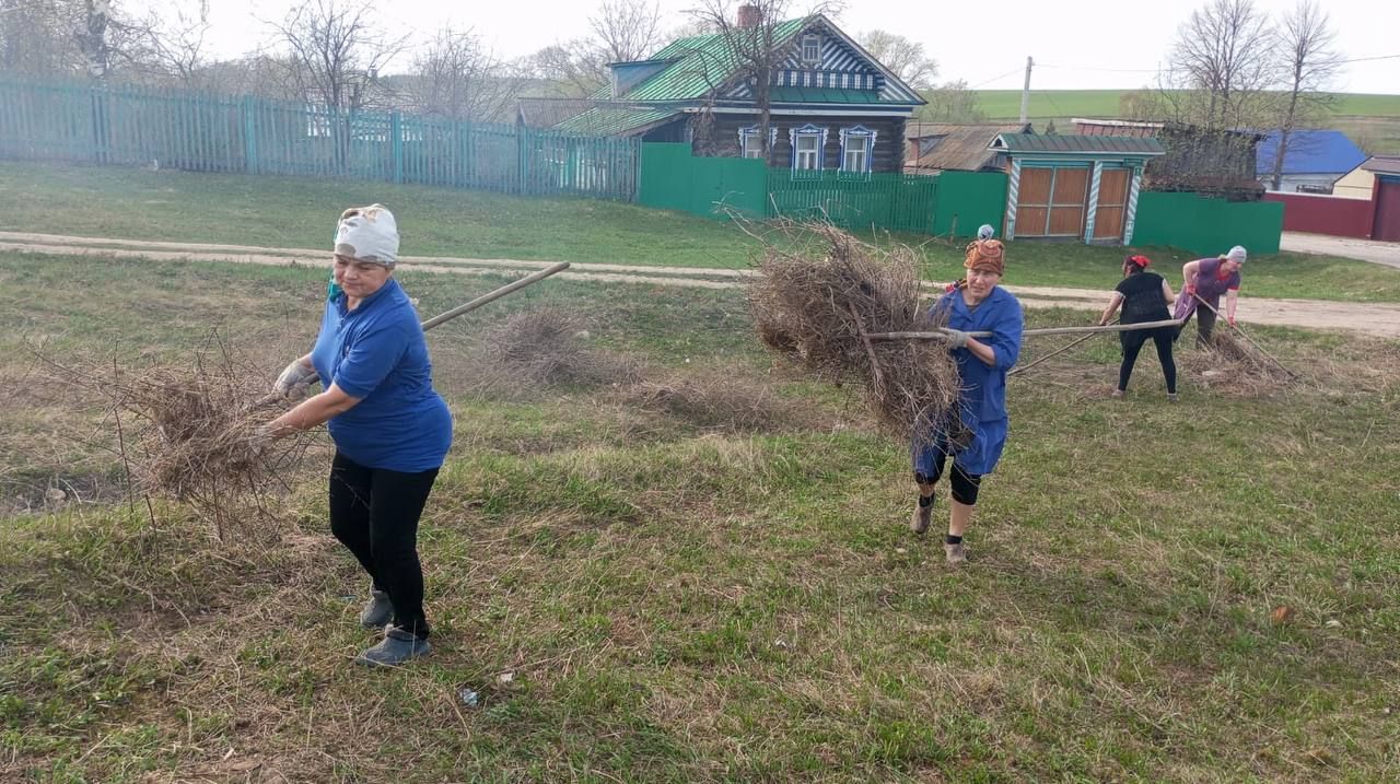 Акъегет авылының Үзәк урамында өмә үткән
