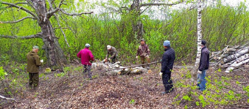 Бүген зиратларыбызда өмәләр оештырылды, бик зур эшләр башкарылды