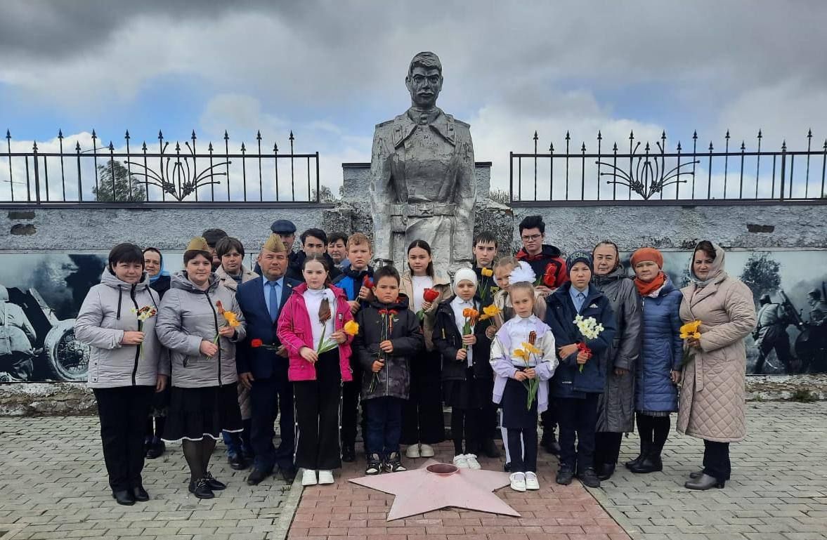 Урысбага авыл җирлегенә кергән Түбән Урысбага һәм Бәчек авылларында Җиңү көнен билгеләп үттеләр