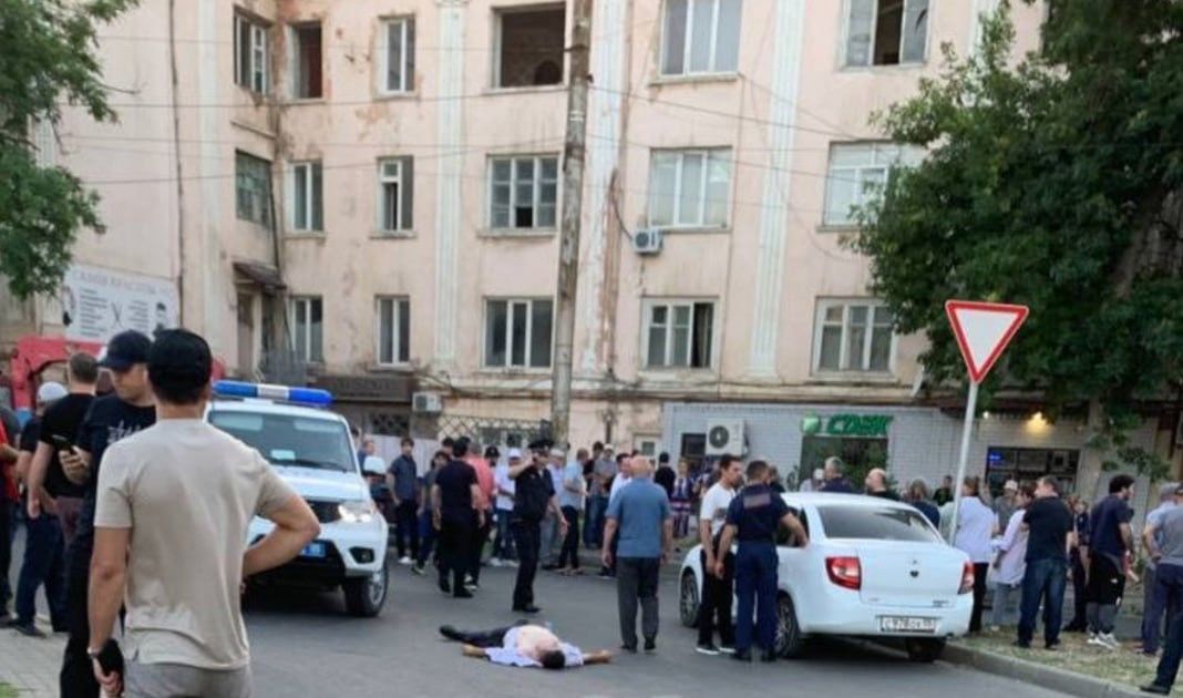 Дербентта билгесезләр чиркәүгә, синагогка һөҗүм иткән һәм хокук сакчылары белән атыша башлаган (видео)