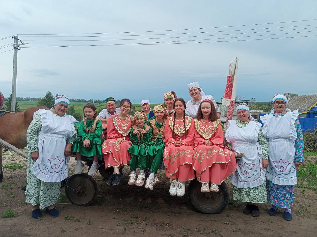 Элек-электән килгән йолаларыбызны саклап, Олы Ачасырда да сөлге җыйдылар