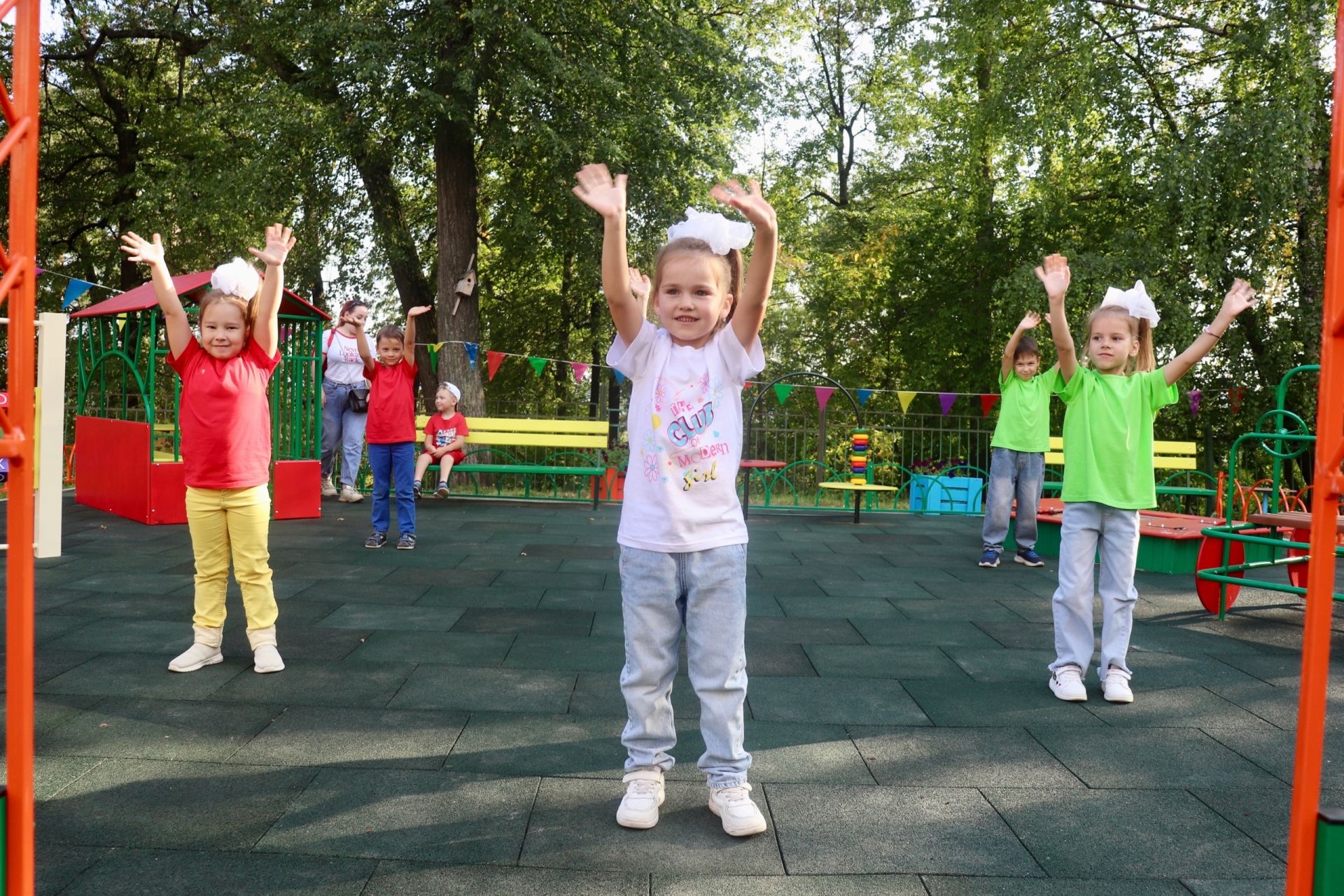 «Карлыгач»та, сәламәтлек мөмкинлекләре чикләнгән балалар бакчасында, мәйданчык барлыкка килде