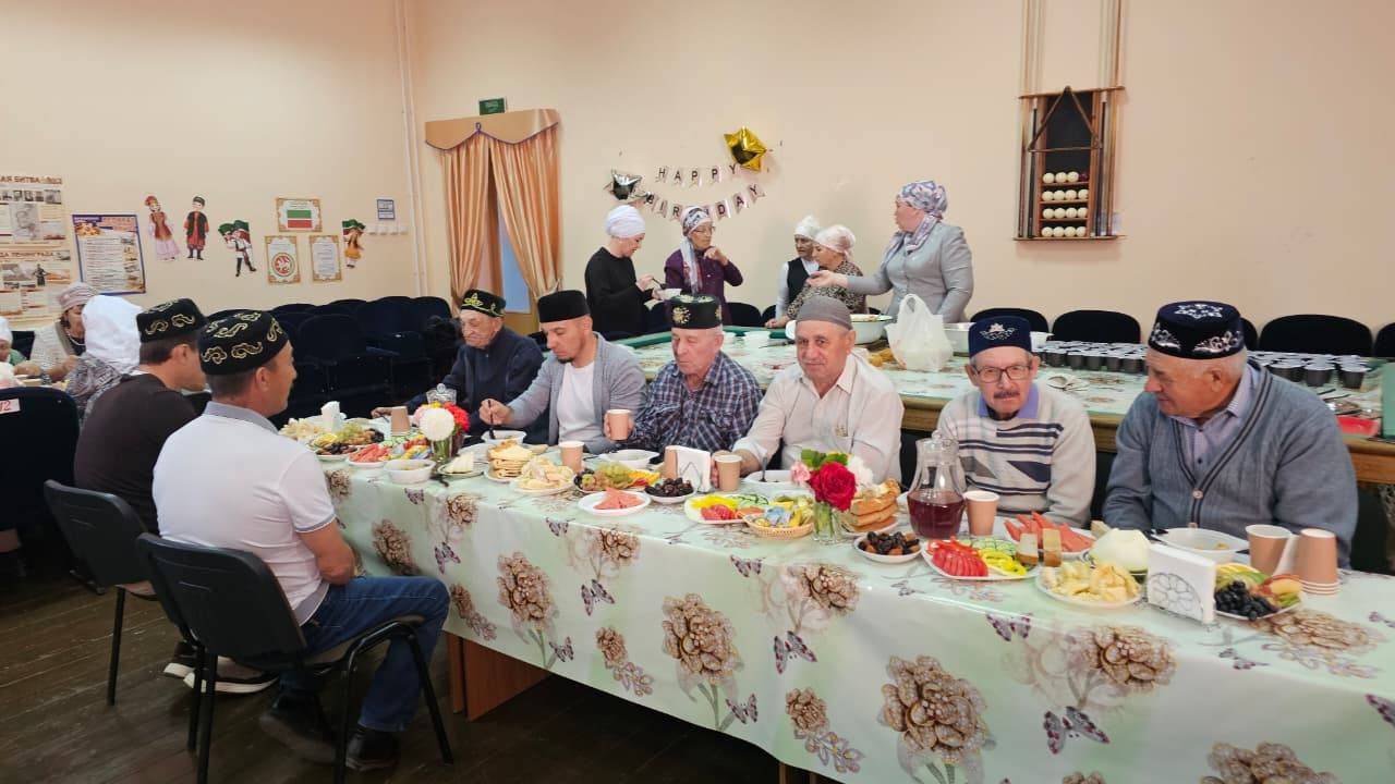 Карагуҗа авылында Өлкәннәр көненә багышланган концерт узды