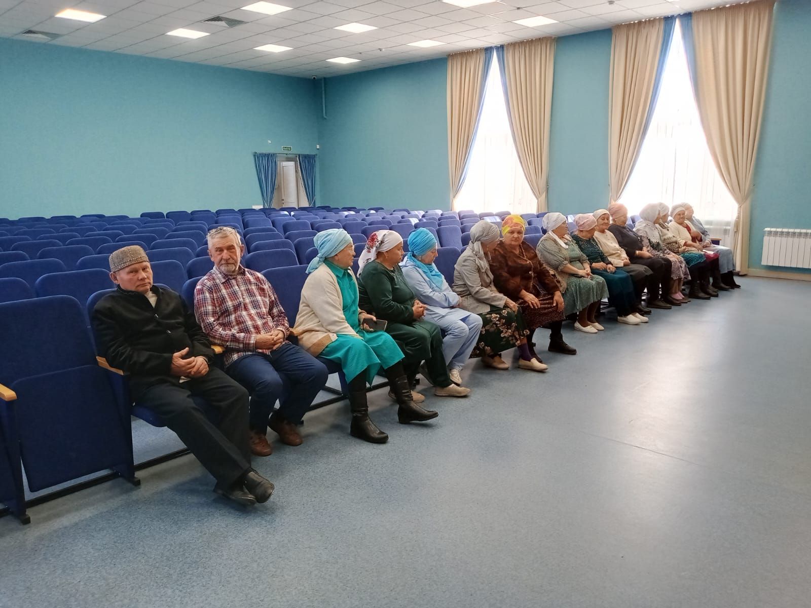 Күгеш мәдәният йортында «Күңел һич туймый яшьлектән» дип исемләнгән бәйрәм чарасы узган