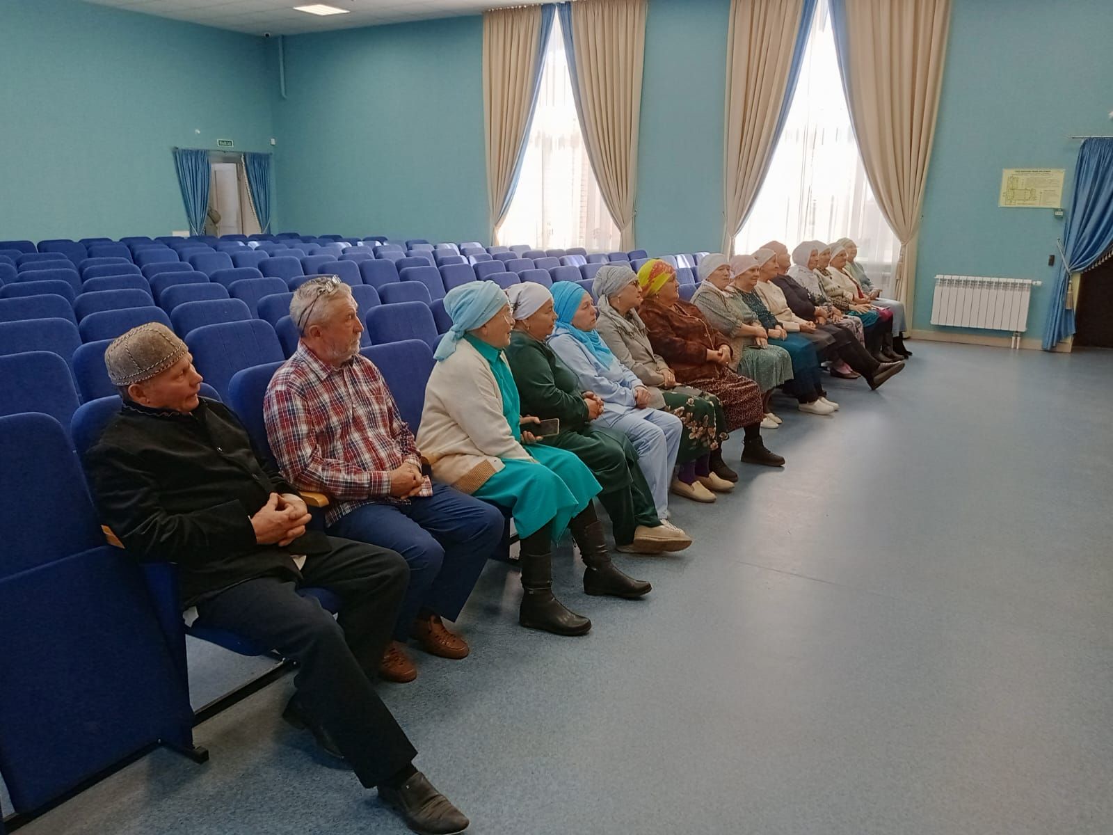 Күгеш мәдәният йортында «Күңел һич туймый яшьлектән» дип исемләнгән бәйрәм чарасы узган