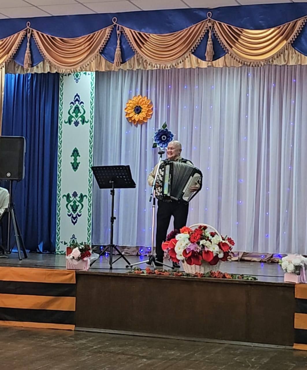 Карагуҗа авылында Өлкәннәр көненә багышланган концерт узды