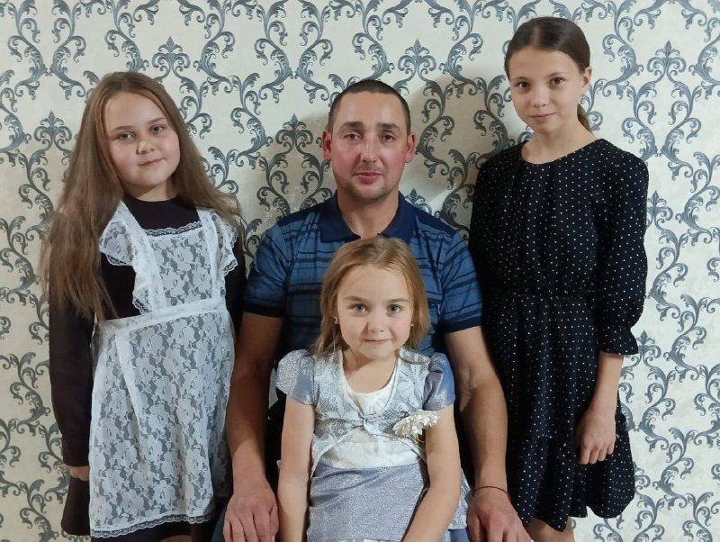 Бүген әтиләр көне!