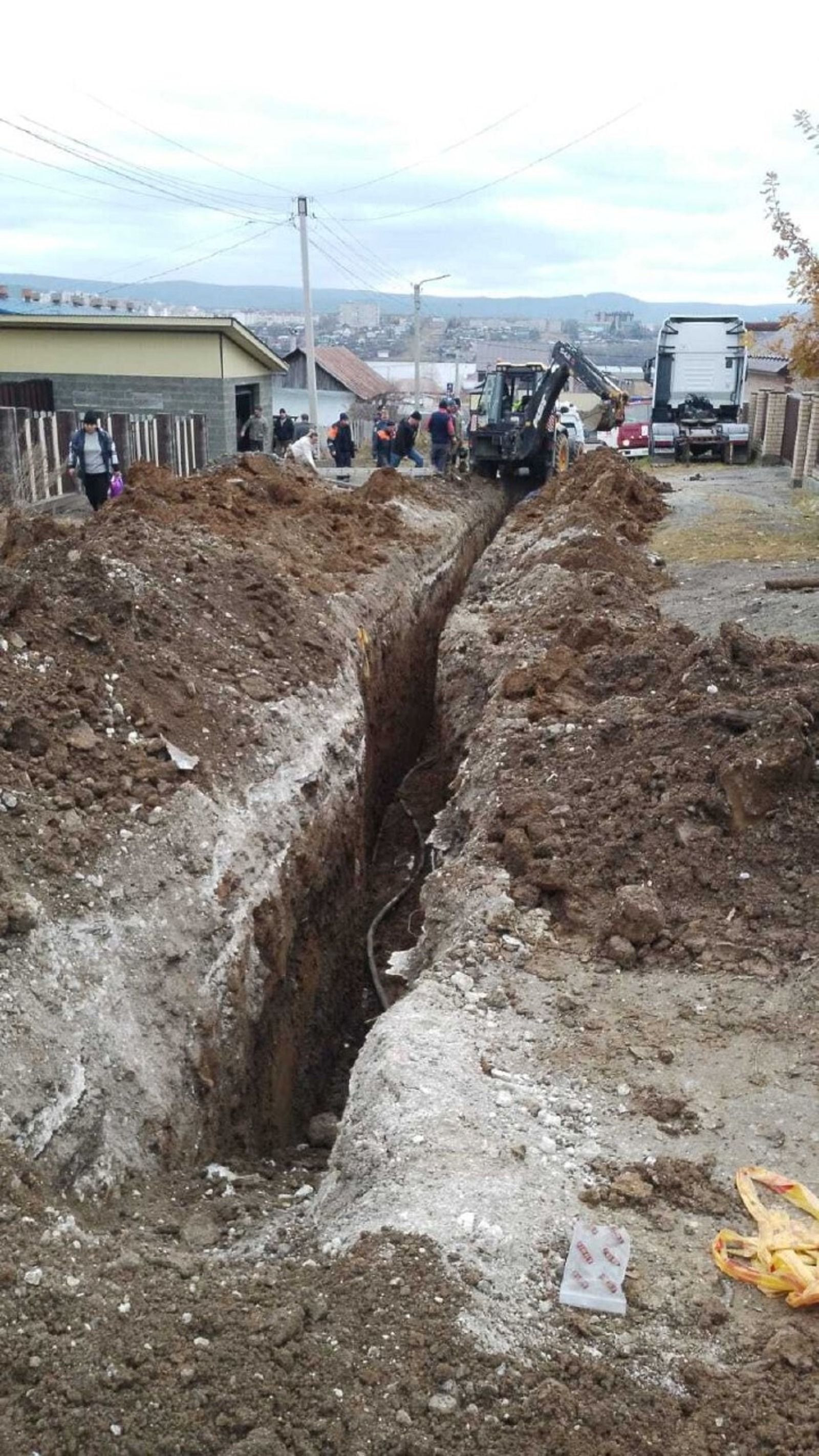 Эшче тереләй балчыкка күмелеп калган