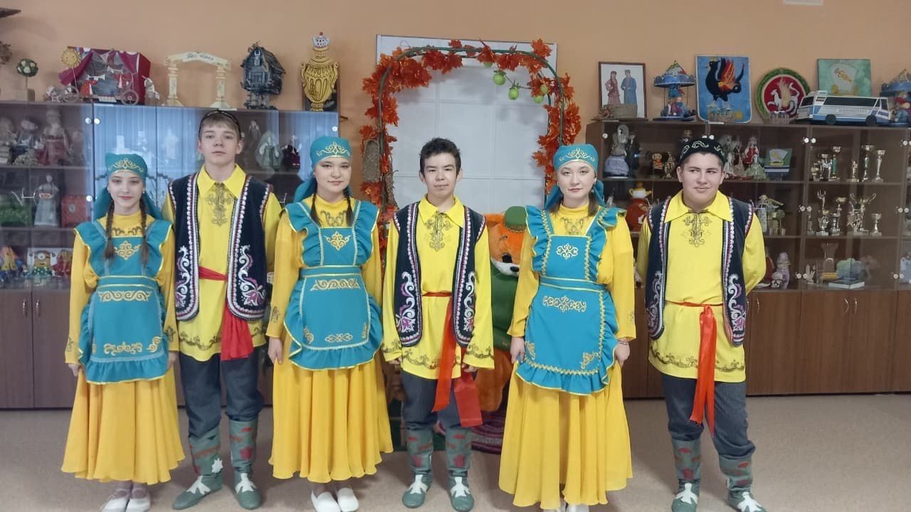 Карагуҗа мәктәбе «Без дуслыгыбыз белән көчле» муниципаль фестивалендә катнашты