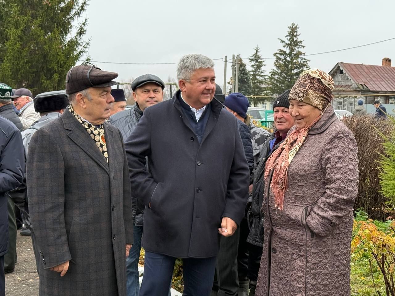 Татар Танаенда Тәлгать Әшрәфҗан улы Гыйниятуллинның бюсты ачылды