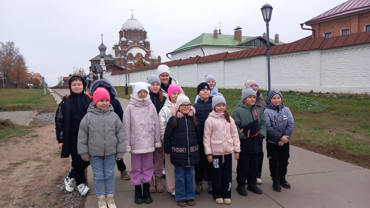 Карагуҗа мәктәбендә көзге каникуллар мавыктыргыч сәфәр белән башланды