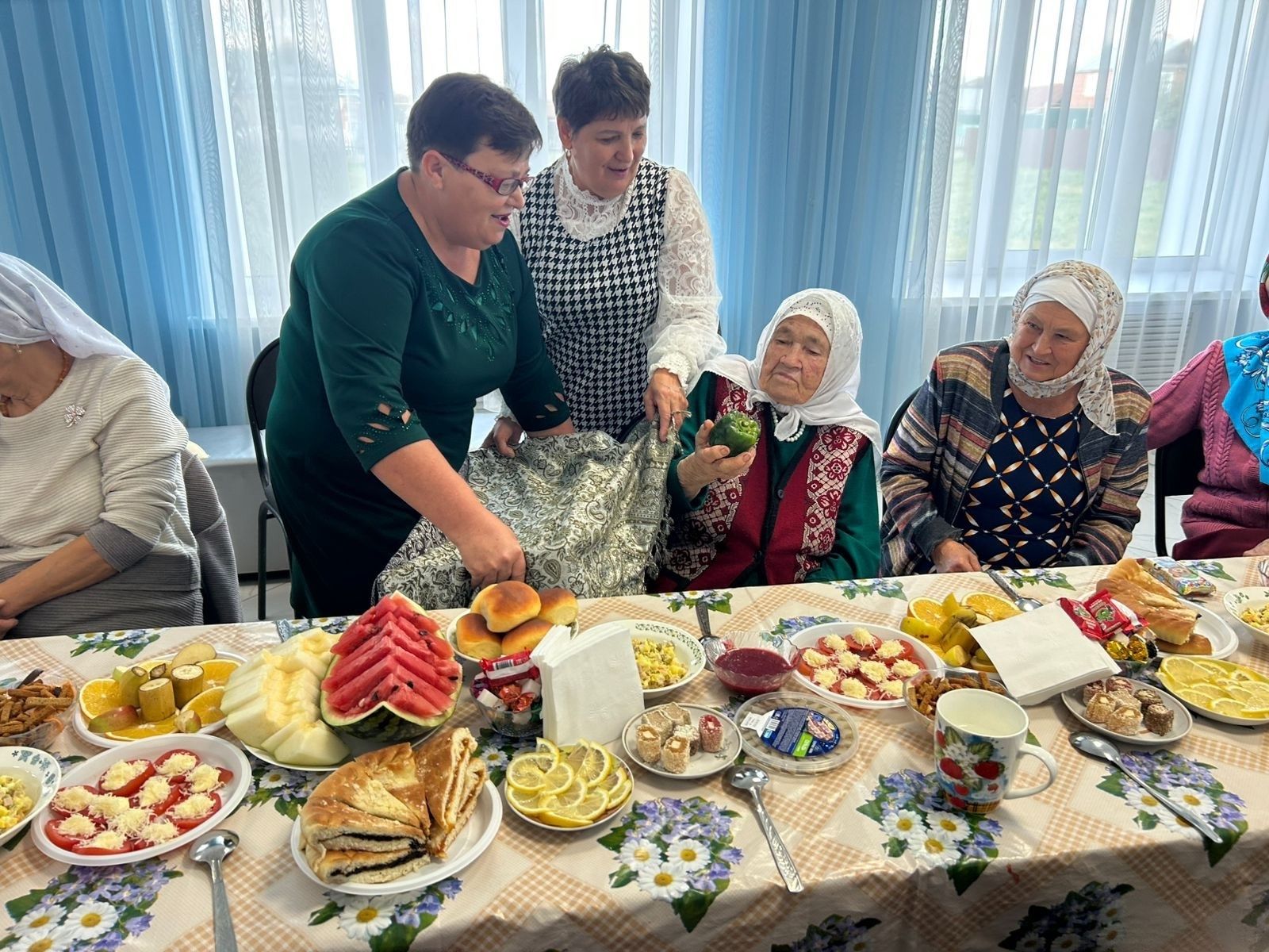 Өлкәннәр көне уңаеннан Татар Танае авылында бәйрәм оештырганнар
