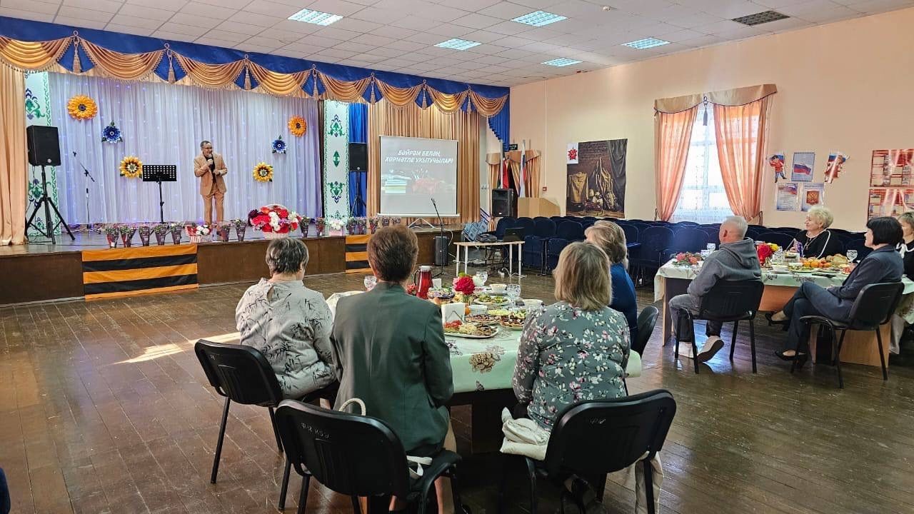 Олы Карагуҗа авылында Укытучылар көненә бәйрәм оештырдылар