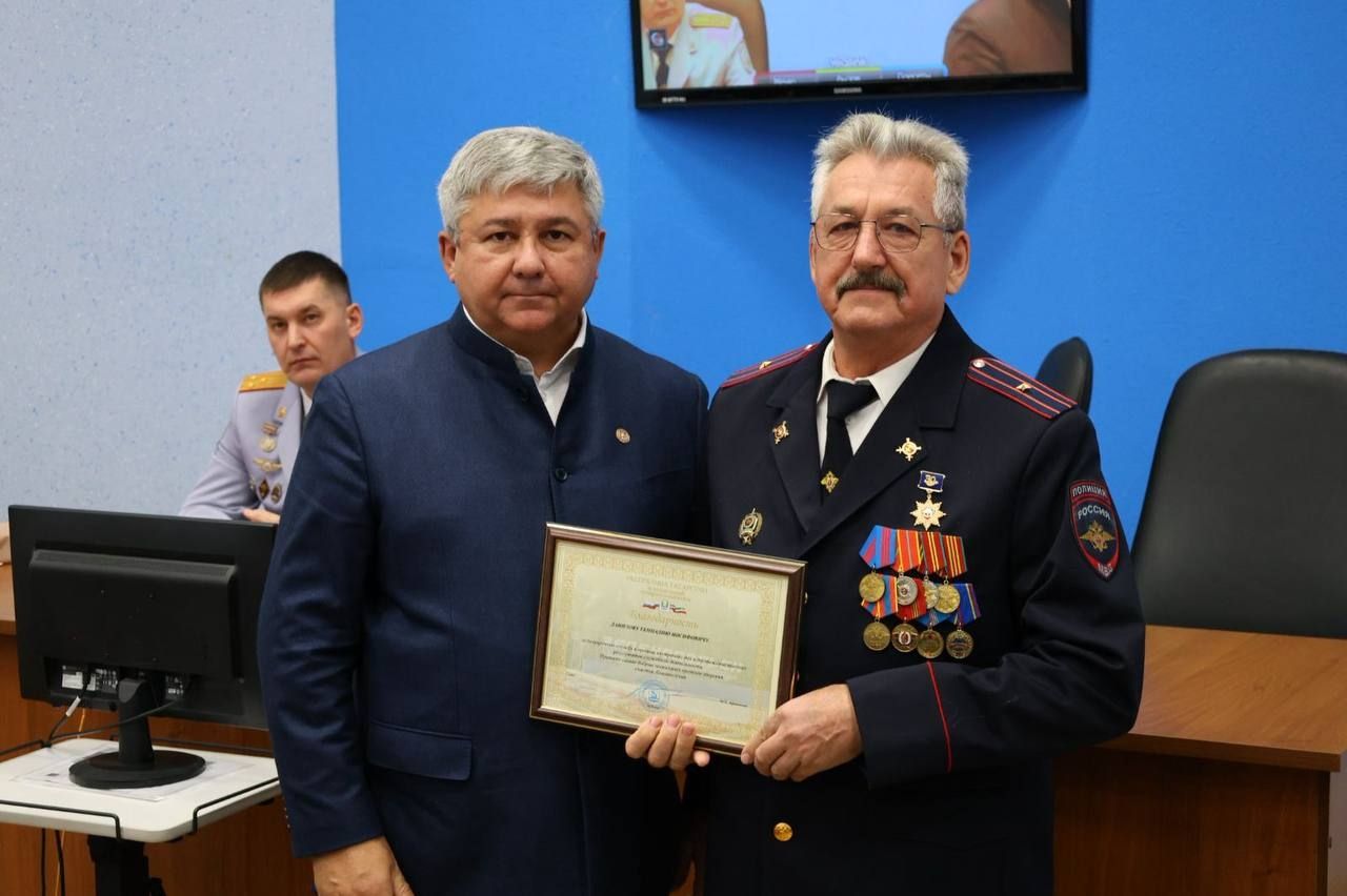 «Эчке эшләр органнары хезмәткәрләре көне белән котлыйм!» -  Михаил Афанасьев