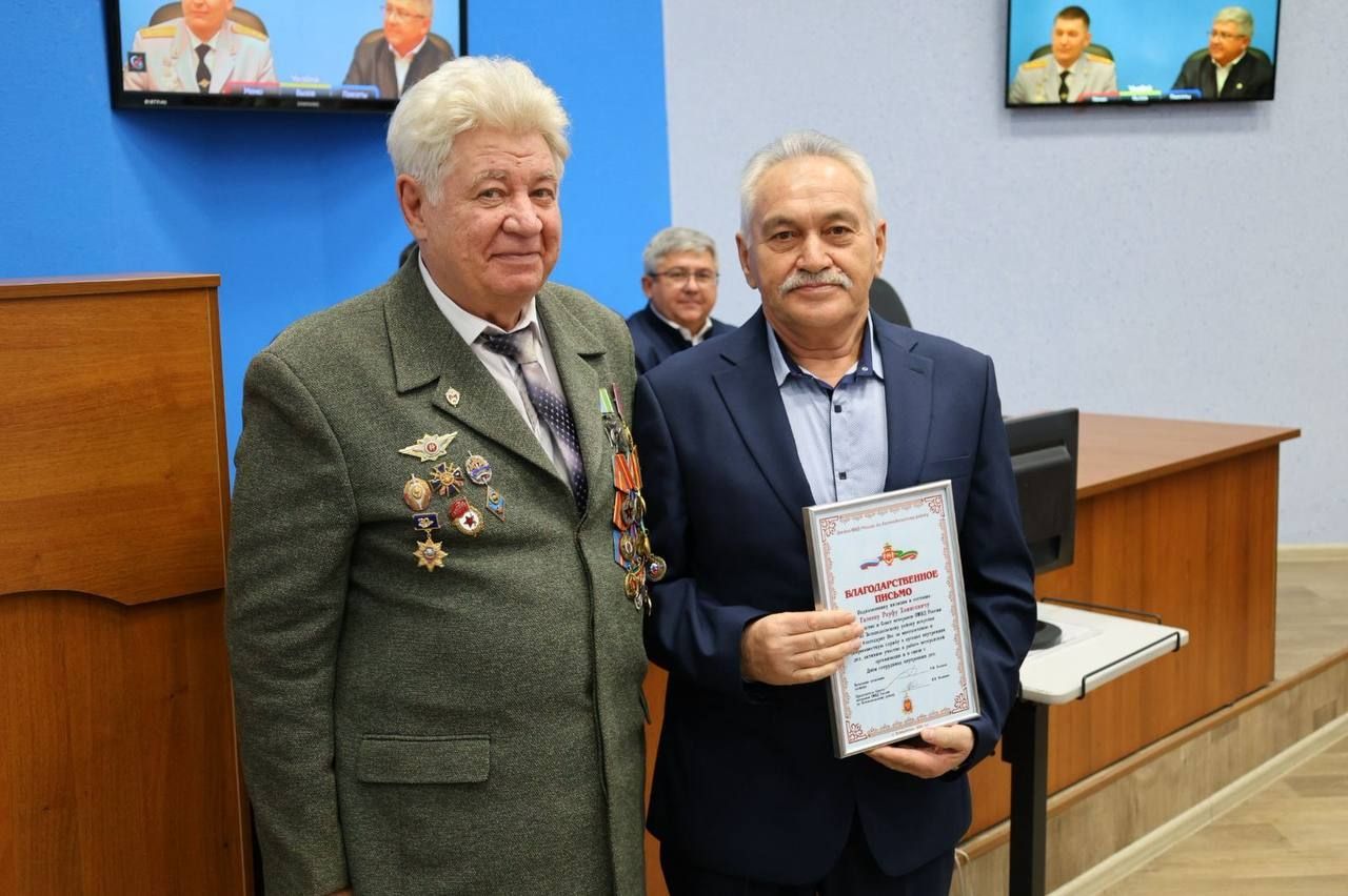 «Эчке эшләр органнары хезмәткәрләре көне белән котлыйм!» -  Михаил Афанасьев