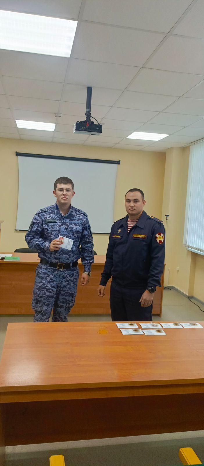 Росгвардиянең ведомстводан тыш сак хезмәткәрләренә ГТО билгеләре тапшырылды