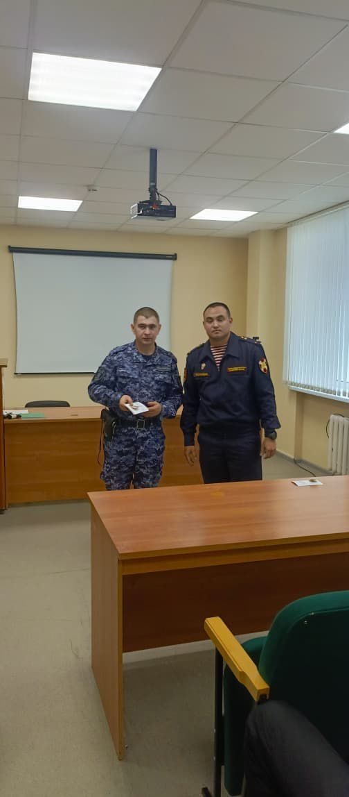 Росгвардиянең ведомстводан тыш сак хезмәткәрләренә ГТО билгеләре тапшырылды