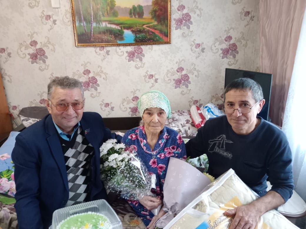Сания Шәйхуллина 95 яшен каршы алды