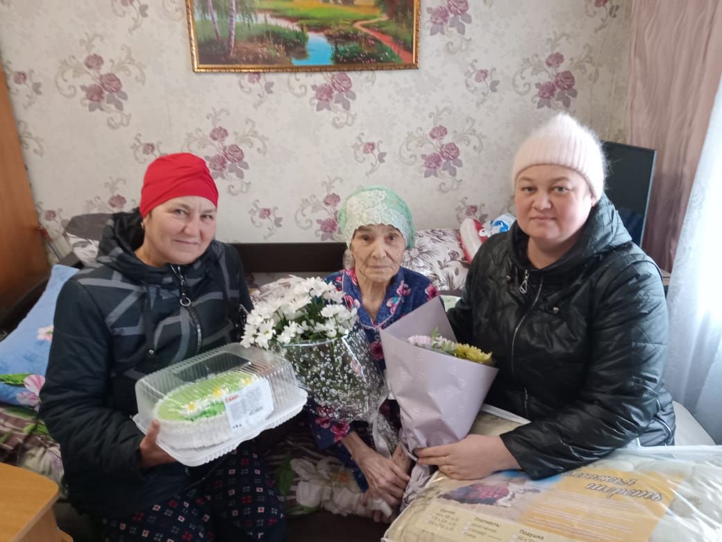 Сания Шәйхуллина 95 яшен каршы алды