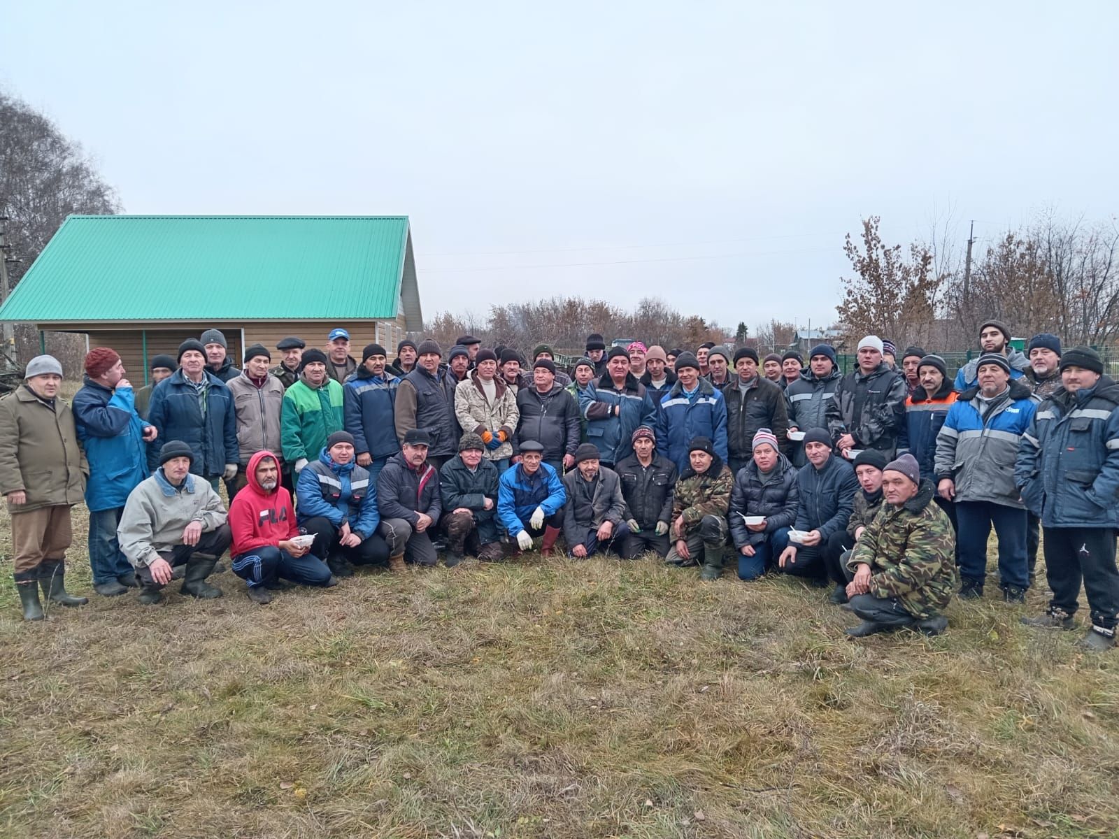 Олы Ачасыр авылы зиратында зур өмә узды