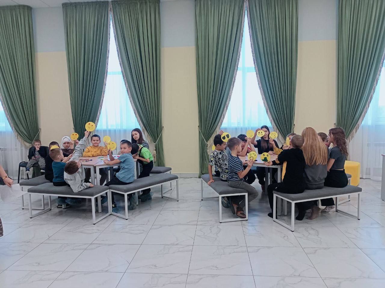 Олы Ачасыр мәдәният йортында «Славься Русь, Отчизна моя» дигән патриотик тәрбия сәгате үткәргәннәр