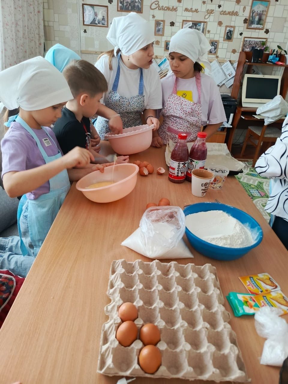 Норлат балалар йортында уңган-булган хуҗабикәләр әзерлиләр