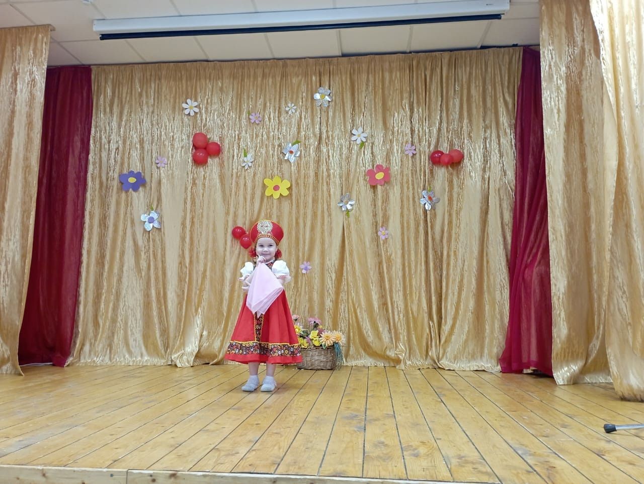 Күгәй мәдәният йортында «Ак яулыклы әнием» әдәби-музыкаль кичәсе узды
