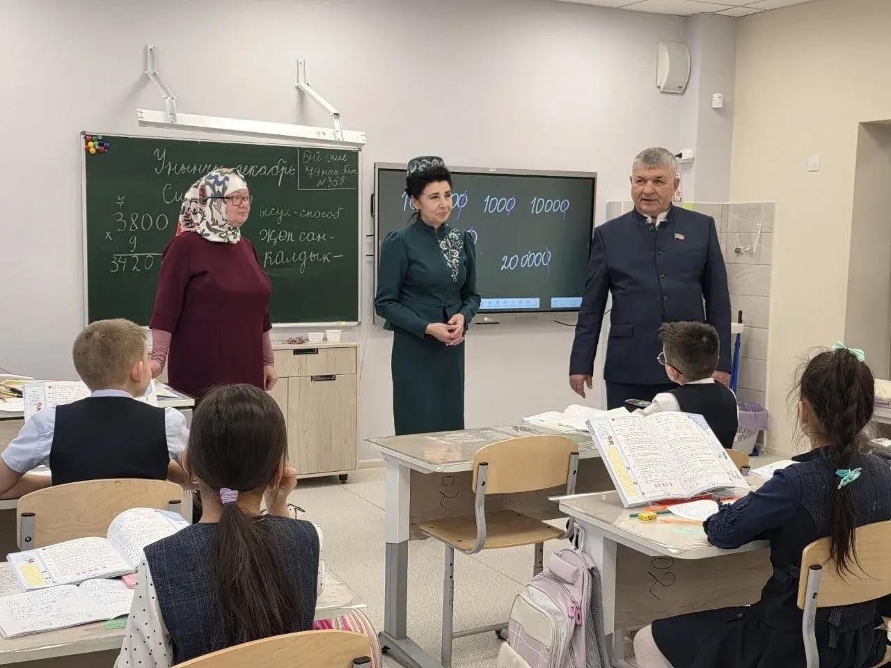 Татарстан Республикасы Дәүләт Советы депутаты Осиново гимназиясендә һәм «Күкчәчәкләр» балалар бакчасында булды
