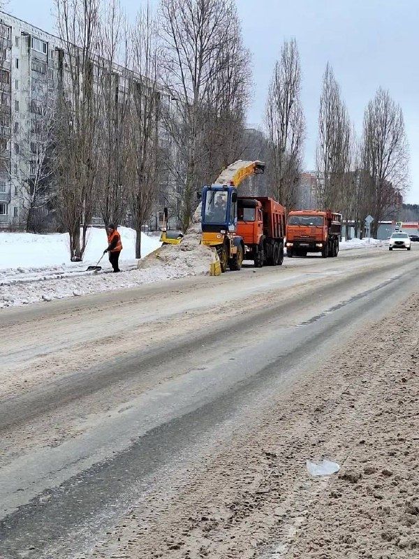 Яшел Үзәндә көн саен кар чистарту техникасы эшли