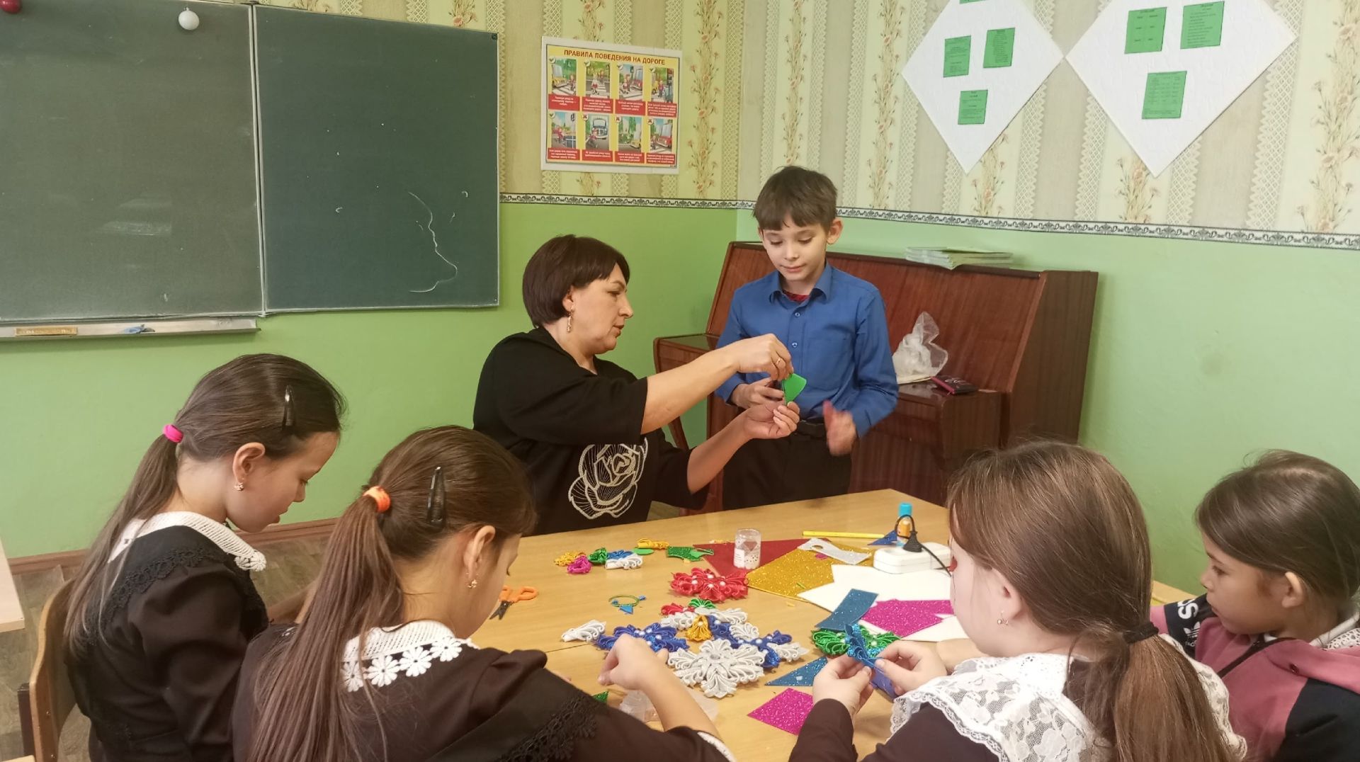 «Яңа елга чыршы уенчыгы» остаханәсе