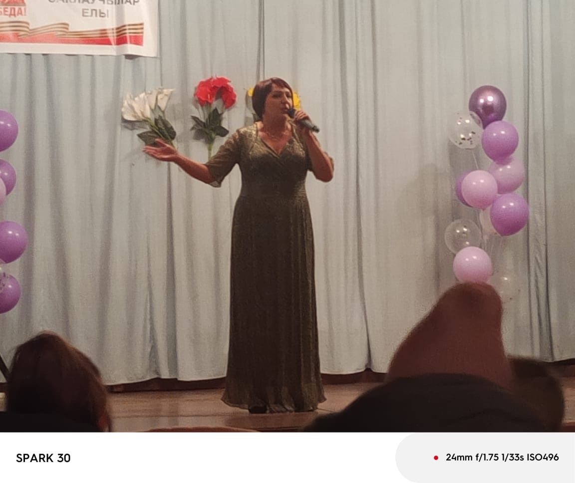 Тау Илендә «Бәхет, әнкәй, өйдә син булу» дип исемләнгән бәйрәм концерты узды