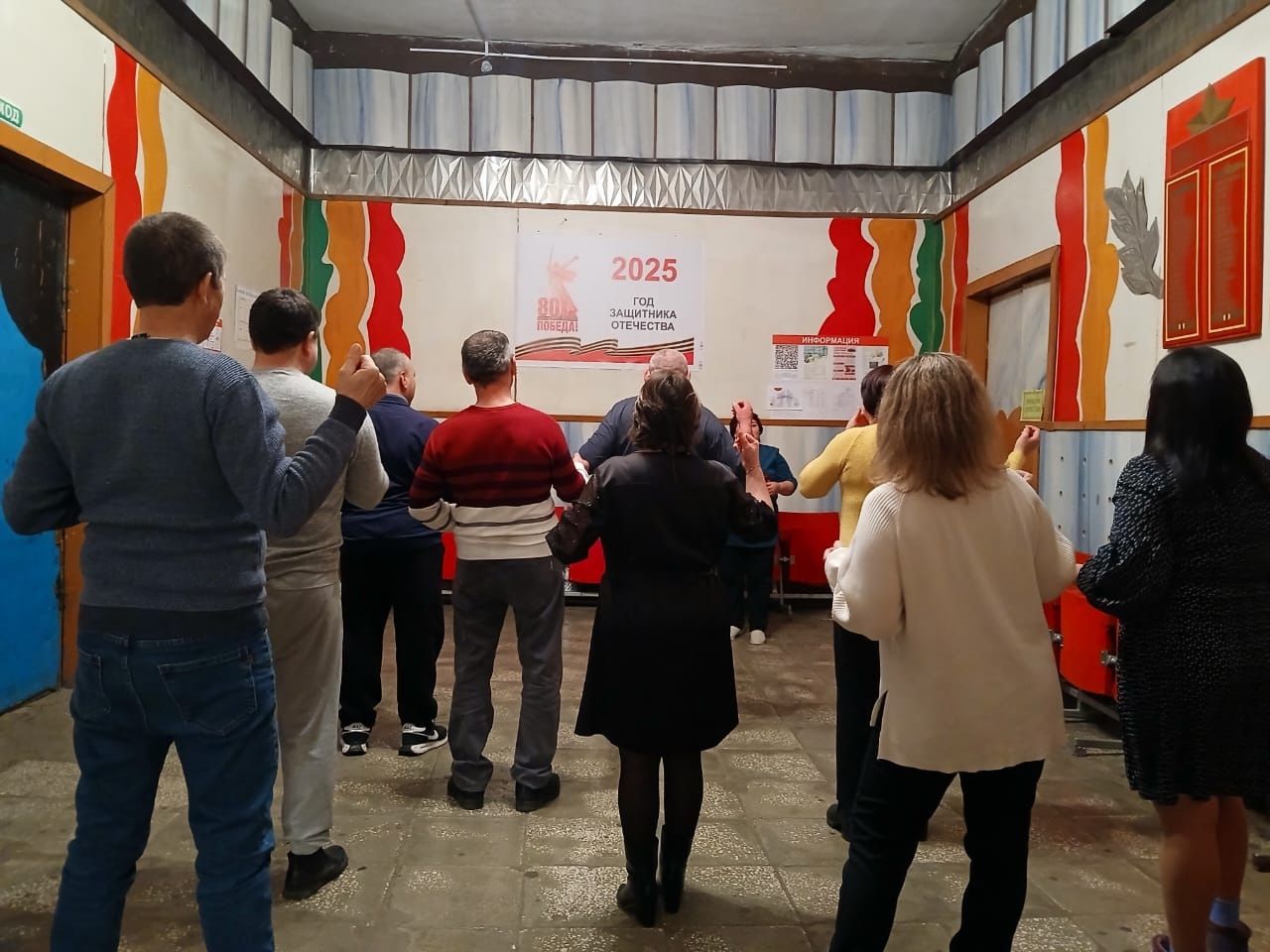 Тау Илендә «Бәхет, әнкәй, өйдә син булу» дип исемләнгән бәйрәм концерты узды