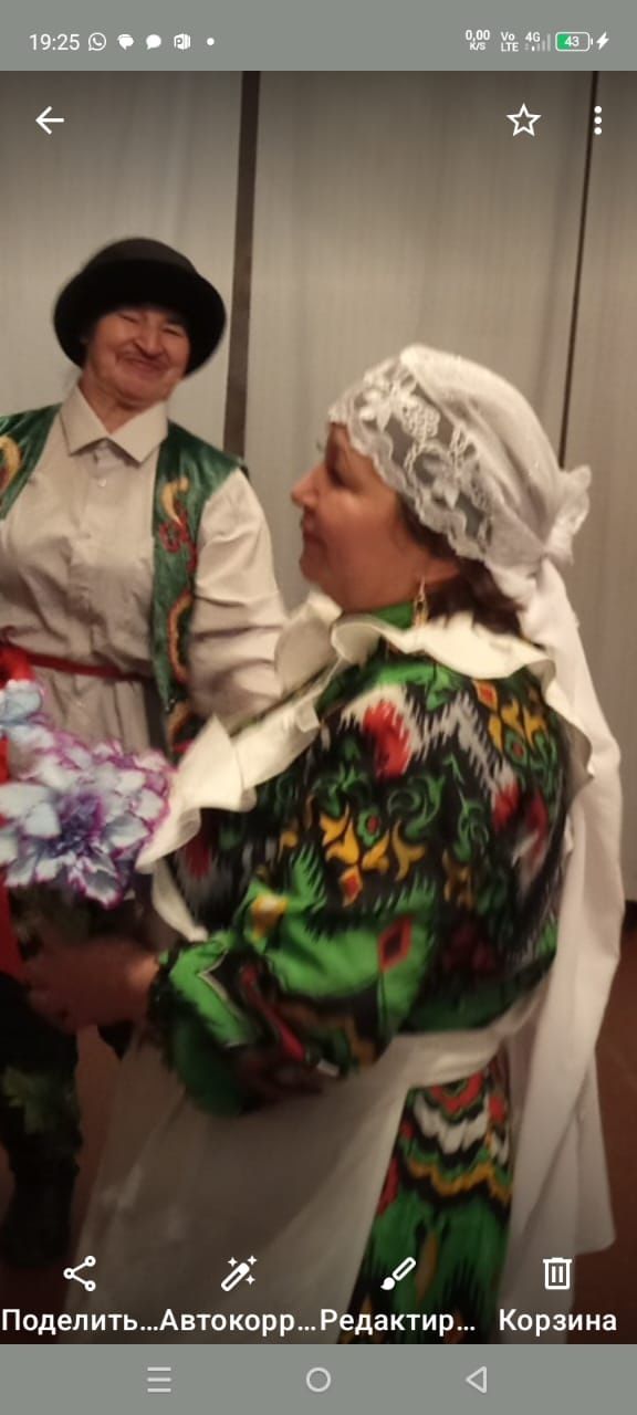Тау Илендә «Бәхет, әнкәй, өйдә син булу» дип исемләнгән бәйрәм концерты узды