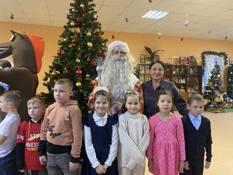Депутаттан балалар өчен Яңа ел чыршысы