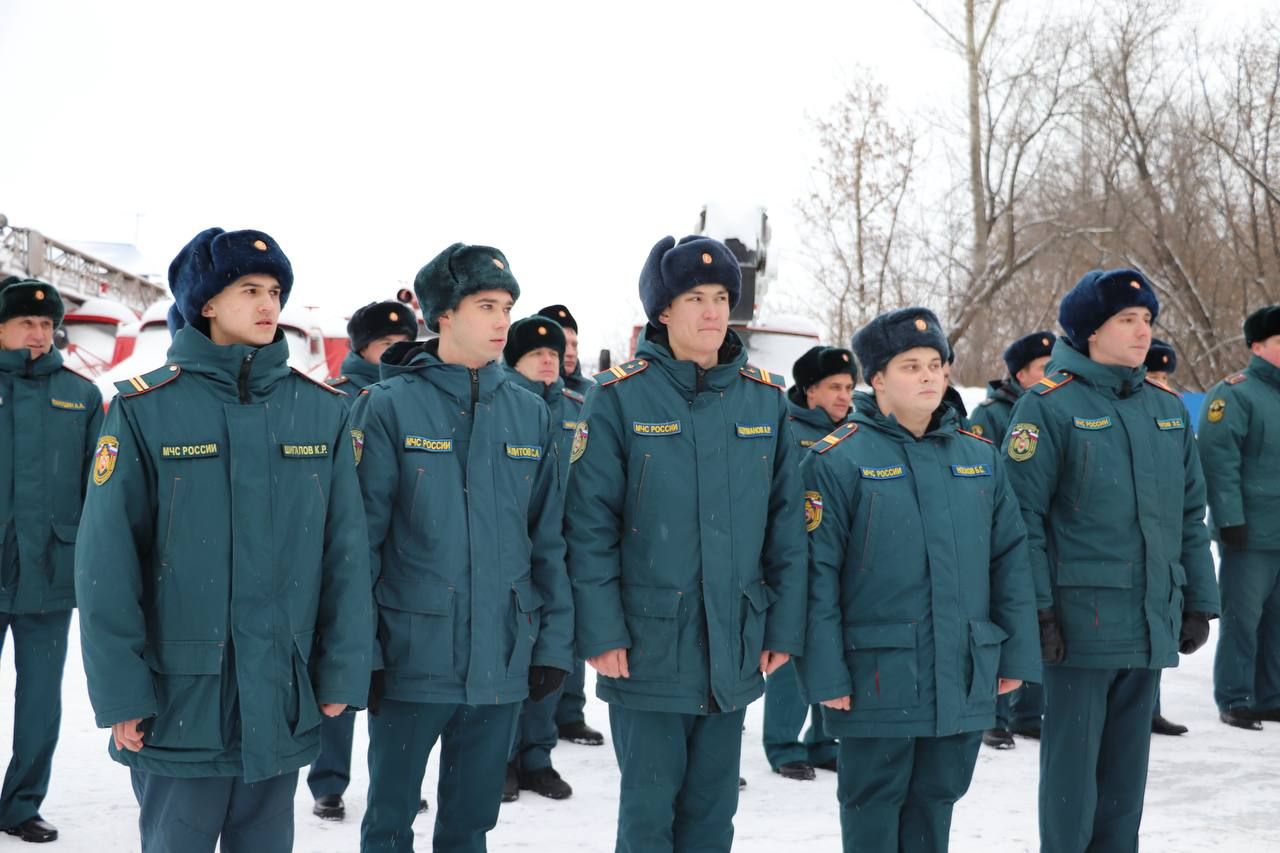 Яшел Үзән янгын гарнизонында Гадәттән тыш хәлләр министрлыгы хезмәткәрләре тарафыннан ант кабул итү тантанасы узды