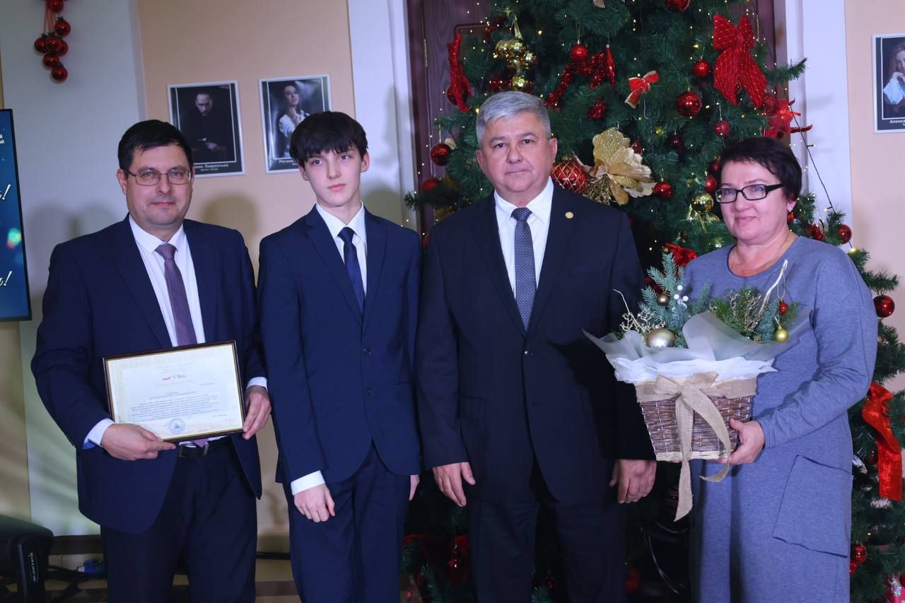 Районыбызның сәләтле укучылары Чыршы бәйрәменә җыелды