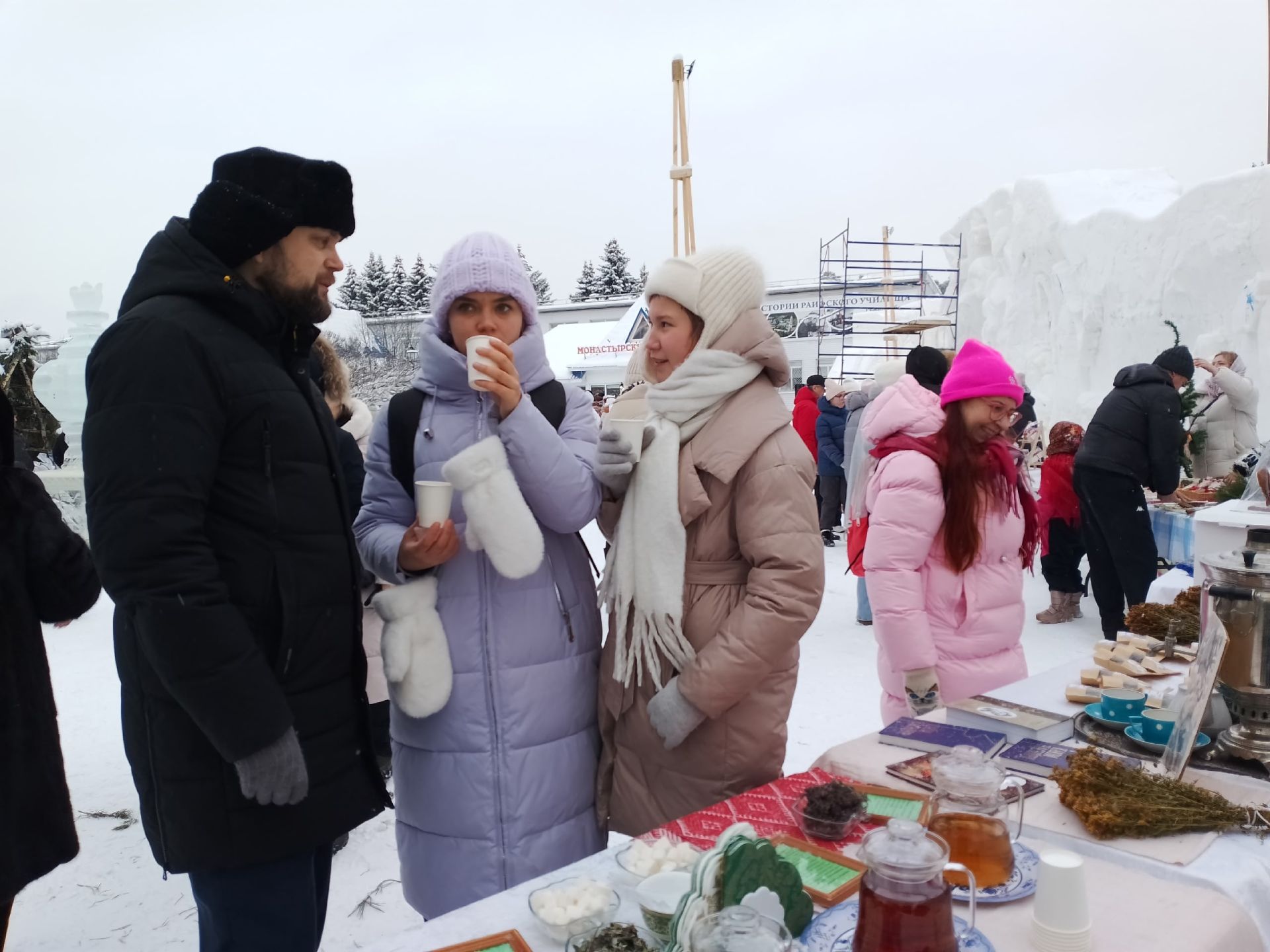 К.Насыйри ис. архитектура-этнография комплексы Раифада «Чәй һәм прәннек» халык традицияләре фестивалендә катнашты
