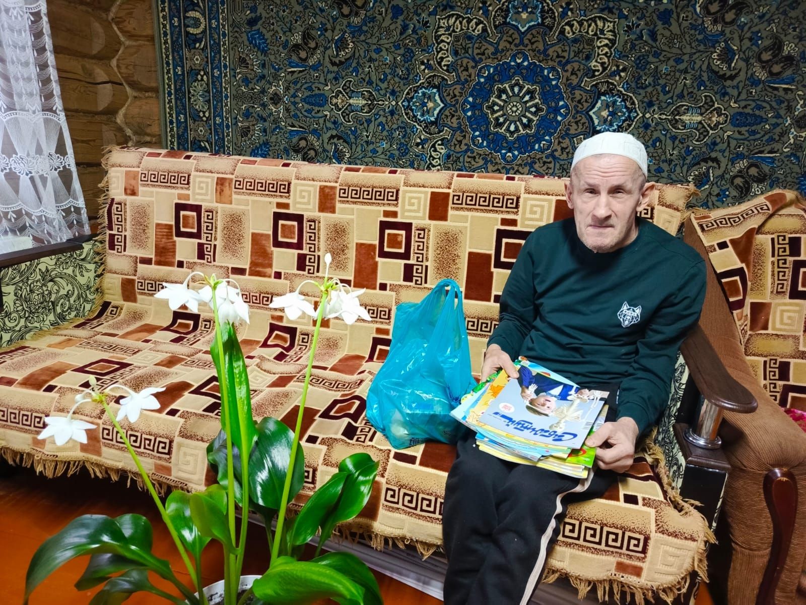 Олы Яке авылы мәдәният йорты һәм китапханә хезмәткәрләре «Мәрхәмәтле булыйк» акциясенә кушылды