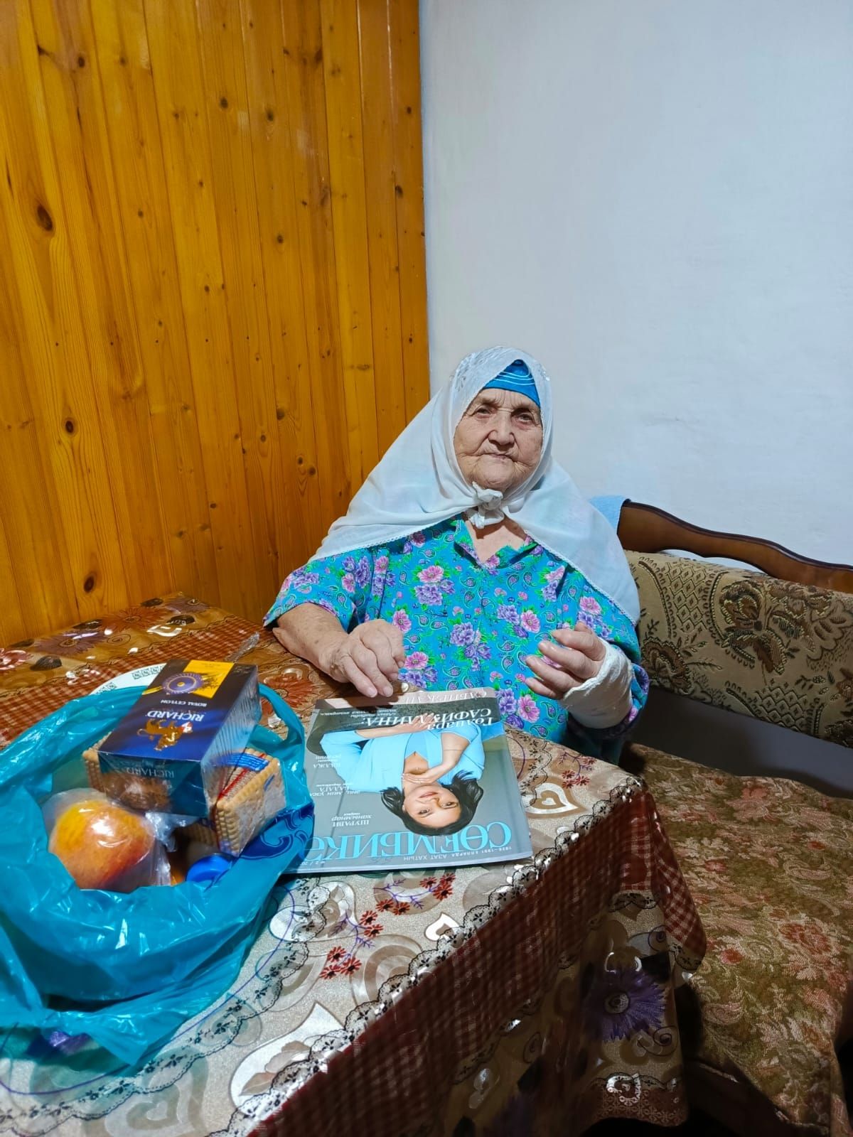 Олы Яке авылы мәдәният йорты һәм китапханә хезмәткәрләре «Мәрхәмәтле булыйк» акциясенә кушылды
