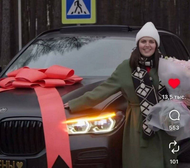 Рөстәм Нәбиев тормыш иптәшенә кыйммәтле бүләк ясаган