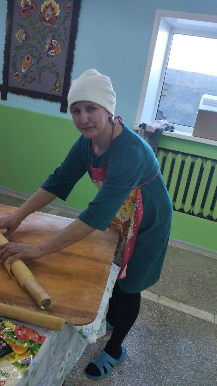 Яшел Үзәннең Норлат балалар йорты хезмәткәрләре МХО көрәшчеләренә токмач әзерләде