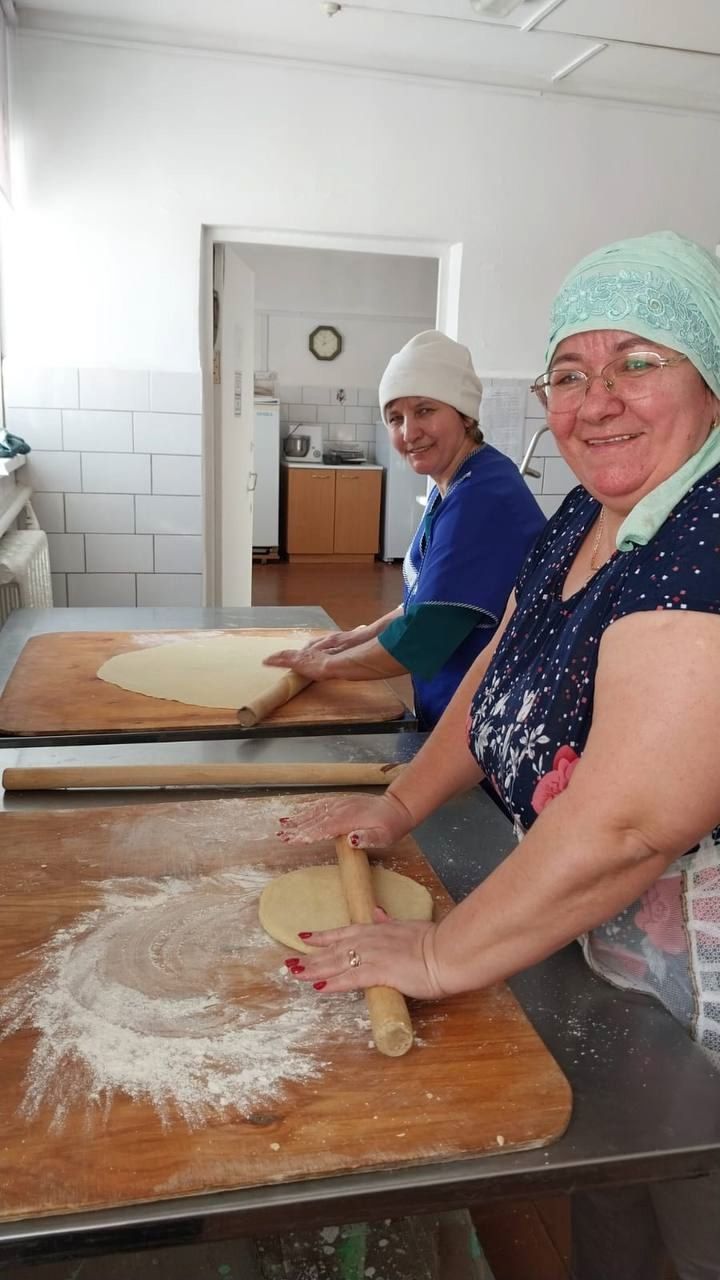 Яшел Үзәннең Норлат балалар йорты хезмәткәрләре МХО көрәшчеләренә токмач әзерләде