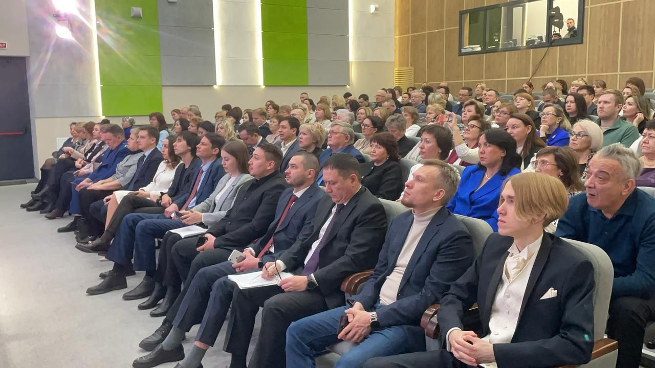 Яшел Үзәннең мәдәни үсеш үзәгендә медицина хезмәткәрләренең советы уза