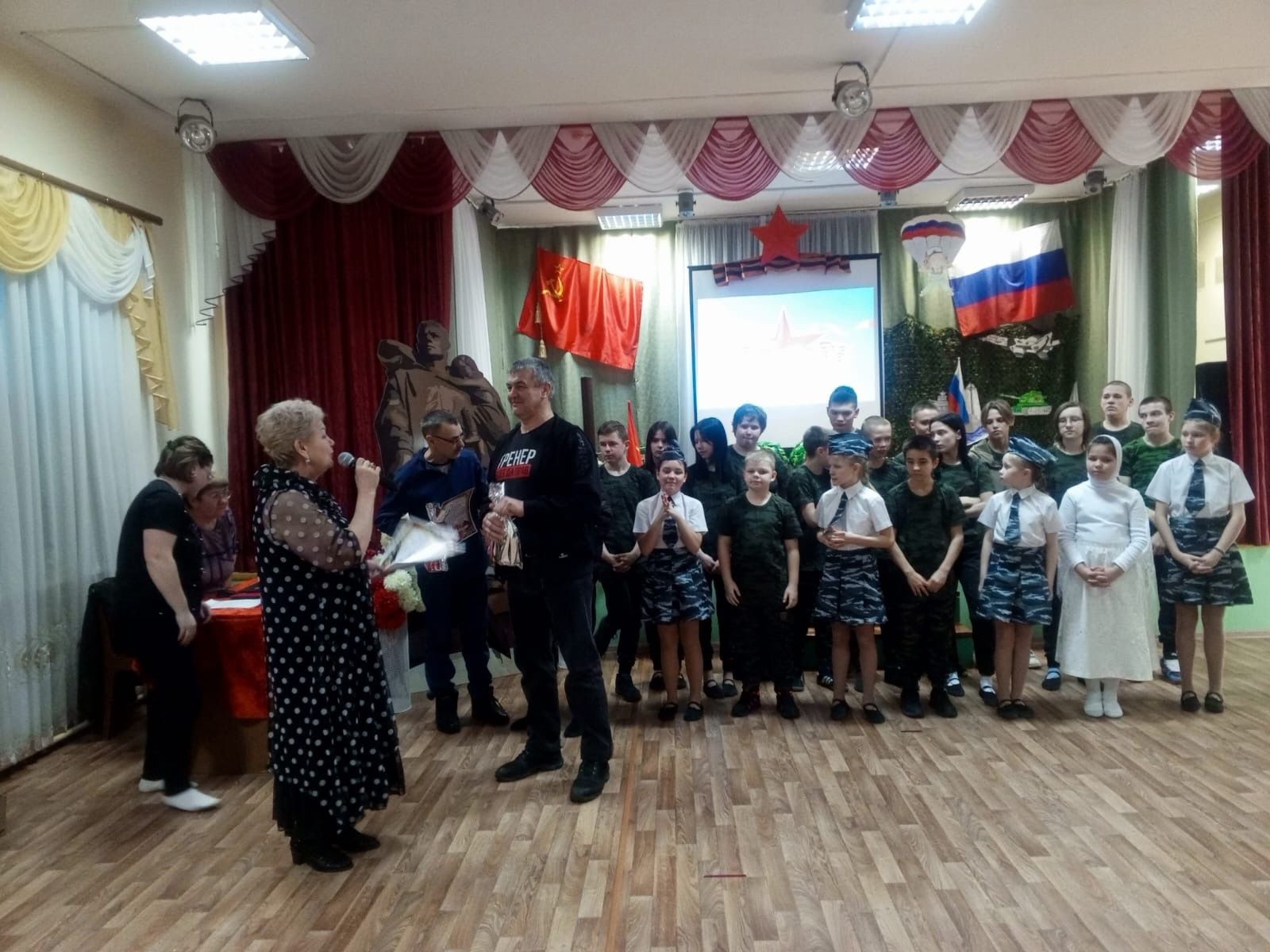 Яшел Үзәннең Норлат балалар йортында Ватанны саклаучылар көне уңаеннан концерт оештырганнар