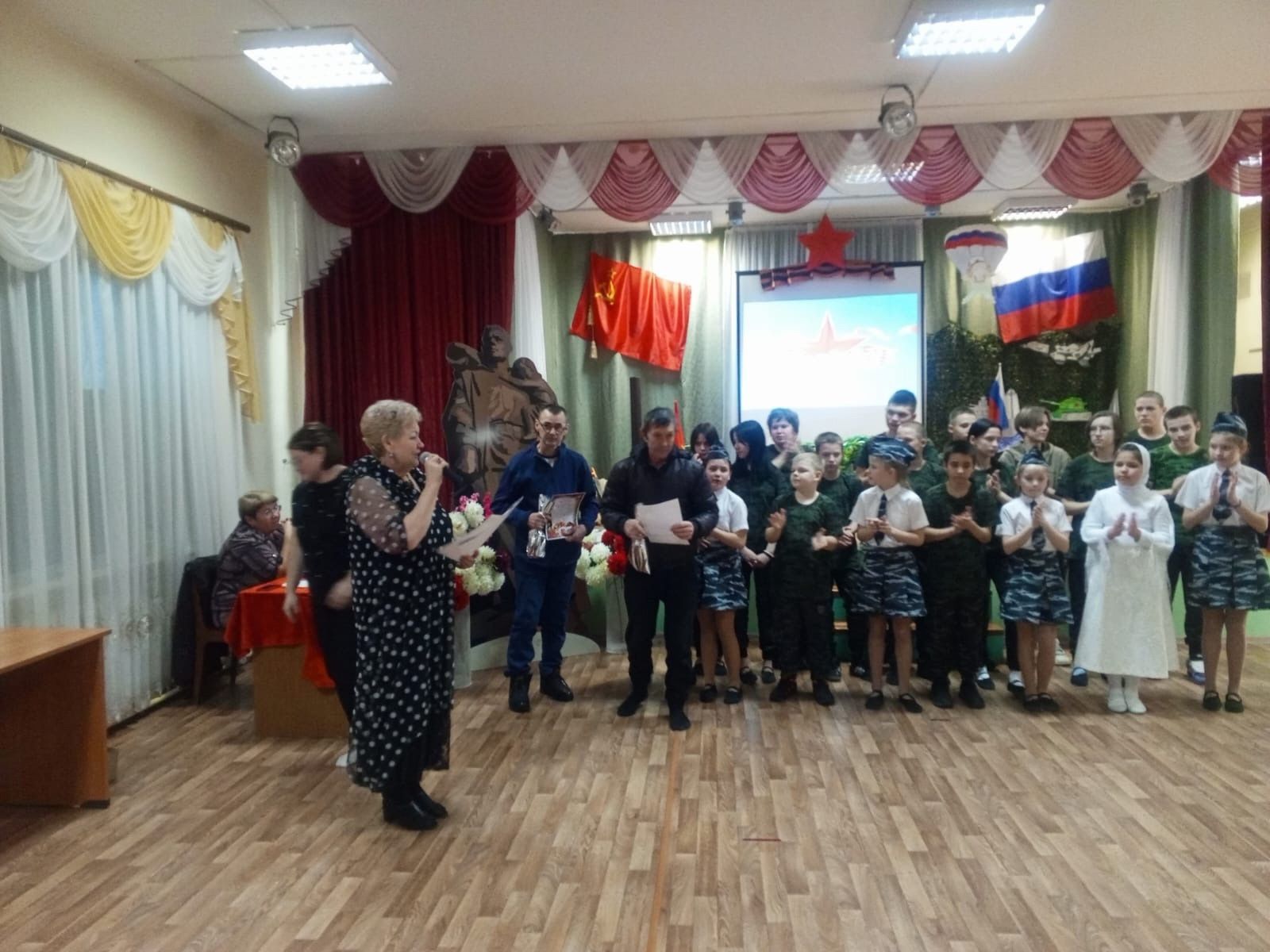 Яшел Үзәннең Норлат балалар йортында Ватанны саклаучылар көне уңаеннан концерт оештырганнар