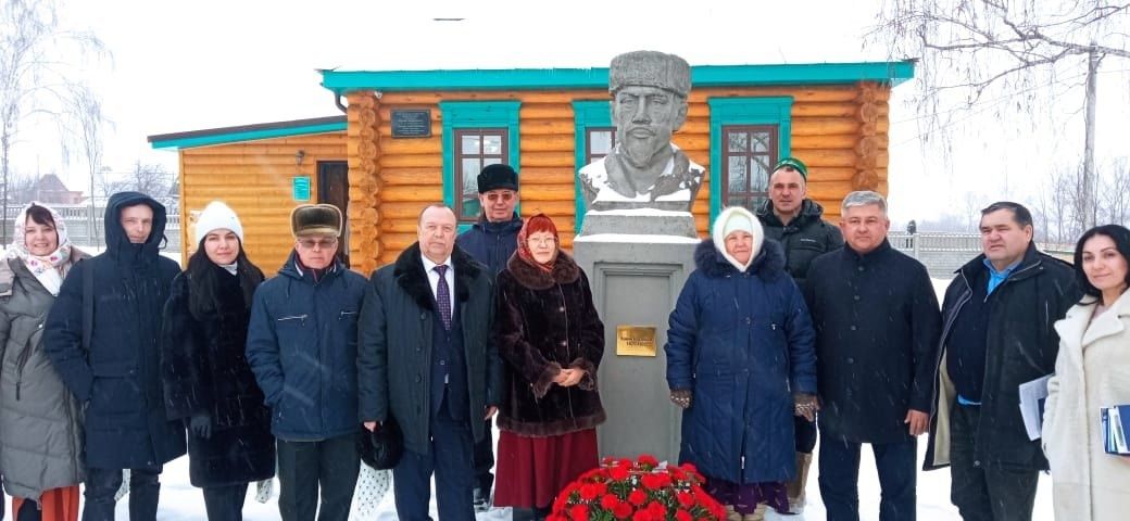 Яшел Үзәннең Кече Шырдан авылында Каюм Насыйриның туган көненә багышланган чара узды