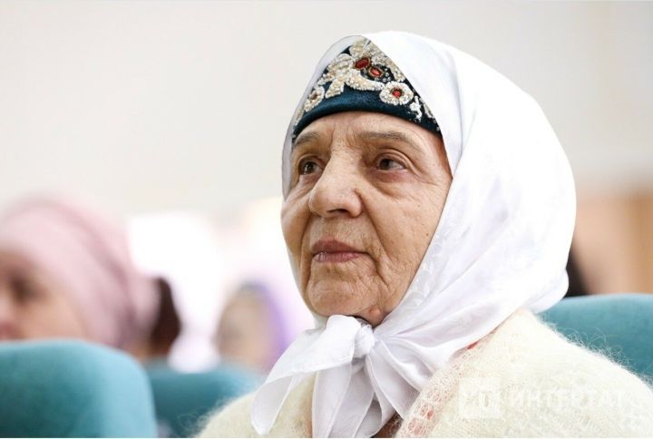 Сәйдә абыстай: «Әдәп, тәртип, әхлак, хөрмәт төшенчәләре буенча 30 елга артка тәгәрәдек»