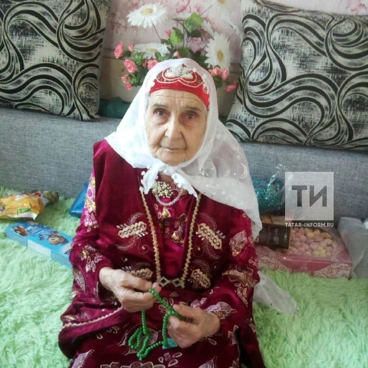 «Мәет юучы авыл остабикәсе: «60лап мәет, шул исәптән үз кызымны да юып озатырга туры килде»