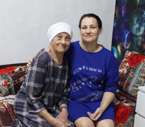 Картлар йортында яшәгән Равия әби: «Кайчан килеп алырлар, дип көттем»